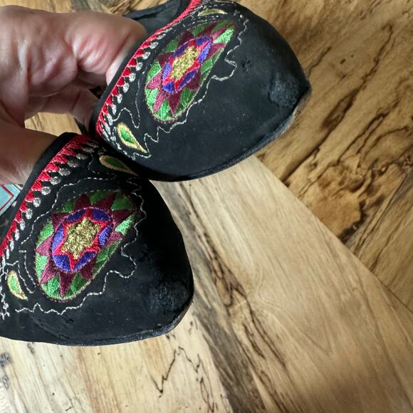 Warren Edwards Handmade in Italy Embroidered Flats - Picture 6 of 6